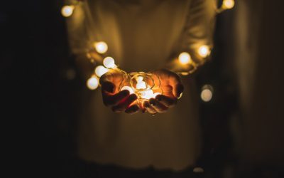 Ein Vampir, der wegen Corona verhungert und drei Podcasterinnen, die sich inspirieren